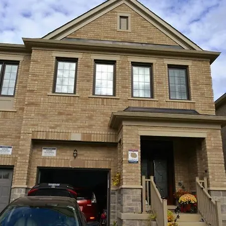 1 Bedroom Basement Apartment With Separate Entrance Milton Exterior photo
